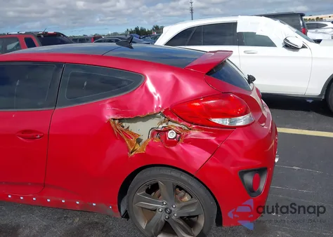 2015 Hyundai Veloster Turbo z USA, uszkodzony, nr VIN KMHTC6AE7FU233484